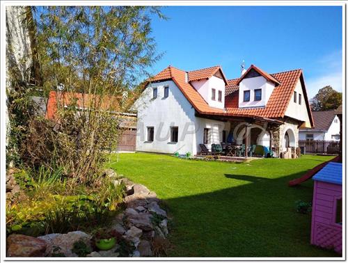 RD s pozemkem 569m2 (bydlení - podnikání), penzion IVA v provozu 15 let, Bělohrobského 49, Černovice u Tábora